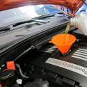 Как часто менять масло в двигателе машины?